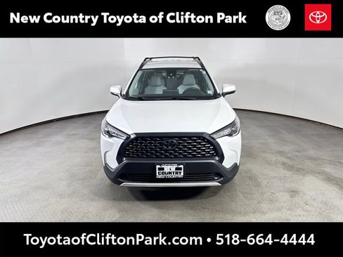 Used 2022 Toyota Corolla Cross LE image 8
