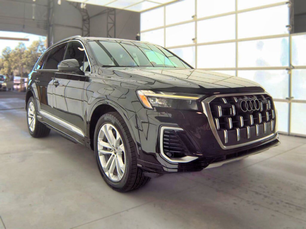 Used 2025 Audi Q7 3.0T Premium Plus AWD/4WD image 4