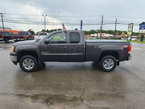 Used 2011 GMC Sierra 1500 SLE w/ All-Terrain Package AWD/4WD image 28