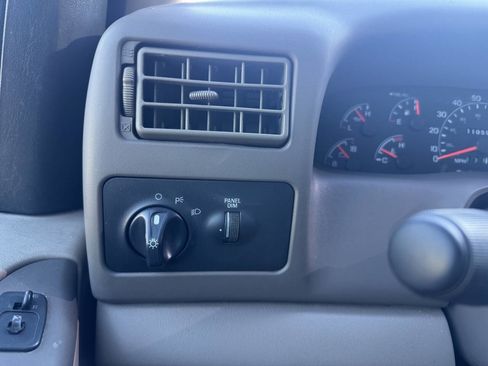 Used 2000 Ford F250 Lariat image 29