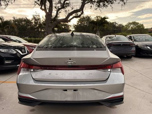 Used 2021 Hyundai Elantra SEL FWD image 9