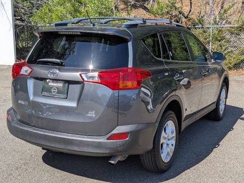 Used 2014 Toyota RAV4 LE AWD/4WD image 5