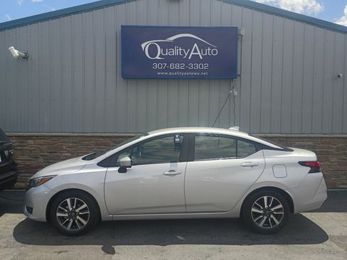 Used 2025 Nissan Versa SV FWD image 1