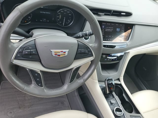 Certified 2022 Cadillac XT5 Premium Luxury AWD/4WD image 17