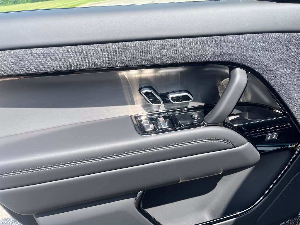 New 2026 Land Rover Range Rover Sport Dynamic SE AWD/4WD image 11