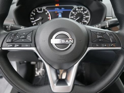 Used 2024 Nissan Altima 2.5 SV FWD image 35