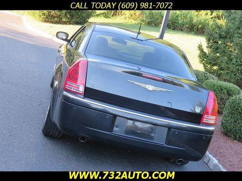 Used 2008 Chrysler 300 C w/ Protection Group II image 28