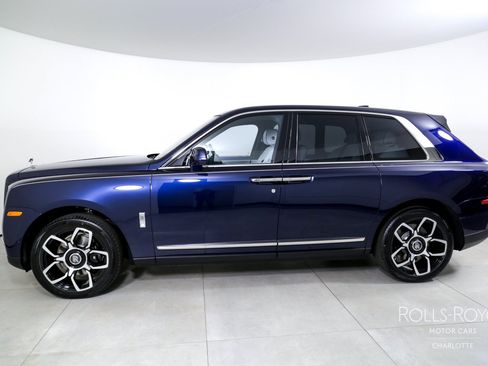 Used 2024 Rolls-Royce Cullinan AWD/4WD image 3