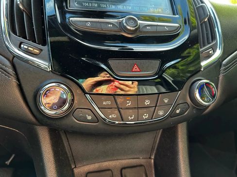 Used 2018 Chevrolet Cruze Premier w/ RS Package image 20