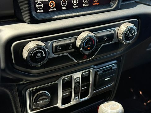 Used 2019 Jeep Wrangler Unlimited Sport S AWD/4WD image 39