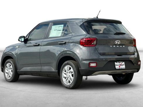 New 2026 Hyundai Venue SE FWD image 4