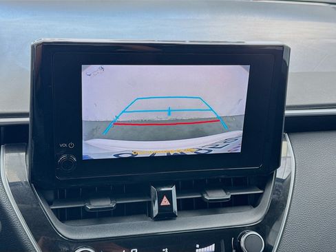 Used 2023 Toyota Corolla LE FWD image 10