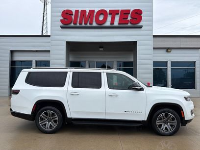 Used 2025 Jeep Wagoneer L Series II w/ 8-pass Seating Package