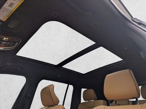 New 2025 Jeep Grand Cherokee Summit w/ Obsidian Package image 15