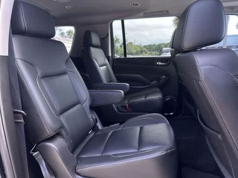 Used 2017 Chevrolet Suburban LT RWD image 27