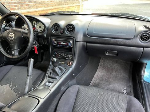 Used 2001 MAZDA MX-5 Miata LS RWD image 12