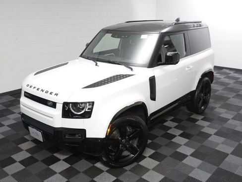 Certified 2025 Land Rover Defender 90 X-Dynamic SE AWD/4WD image 2