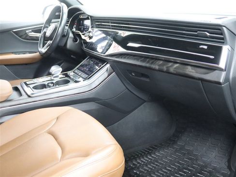 Used 2021 Audi Q8 Premium Plus w/ Premium Plus Package image 21