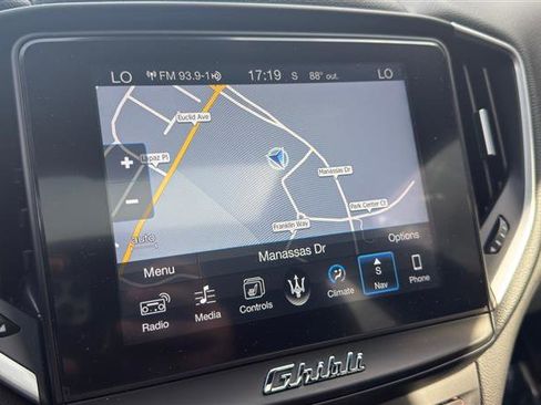 Used 2017 Maserati Ghibli RWD image 33
