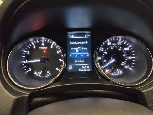 Used 2017 Nissan Rogue S AWD/4WD image 23