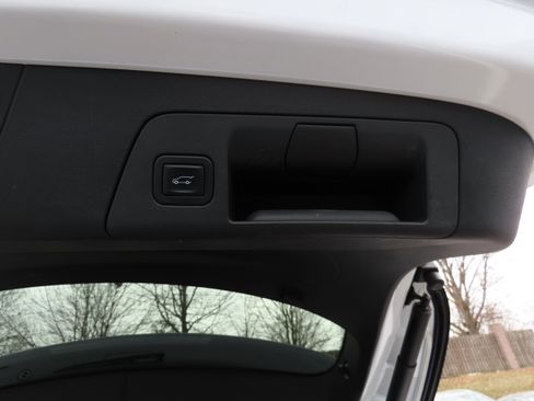 Used 2022 Buick Envision Essence w/ Technology Package I image 18