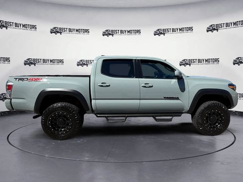 Used 2023 Toyota Tacoma TRD Off-Road w/ TRD Premium Off Road Package AWD/4WD image 9