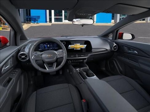 New 2026 Chevrolet Equinox EV LT image 15