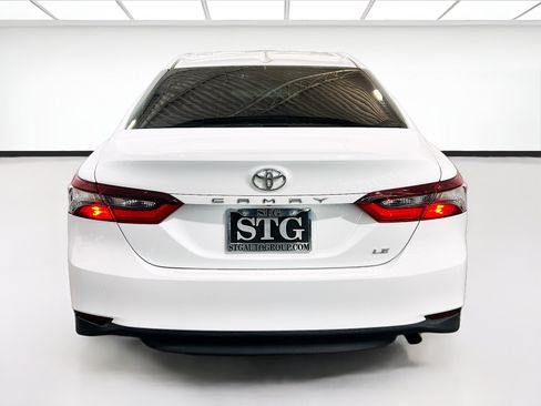 Used 2024 Toyota Camry LE w/ Convenience Package FWD image 5