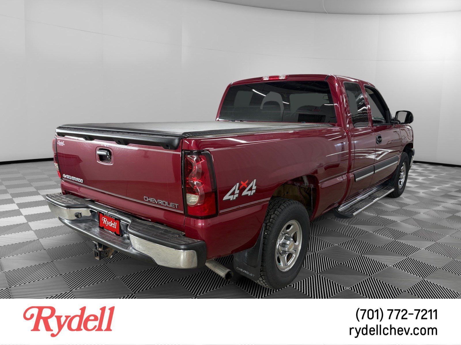 Used 2004 Chevrolet Silverado 1500 LS w/ Light Duty Power Package AWD/4WD image 5