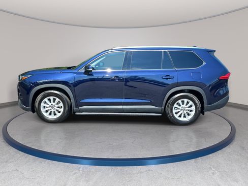 Used 2024 Toyota Grand Highlander FWD image 8