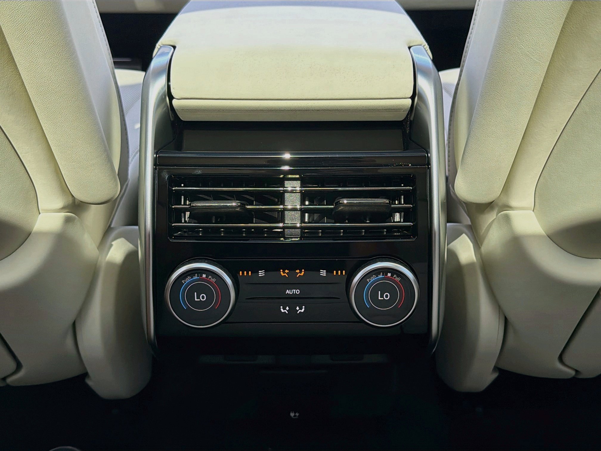 New 2026 Land Rover Range Rover SE AWD/4WD image 21