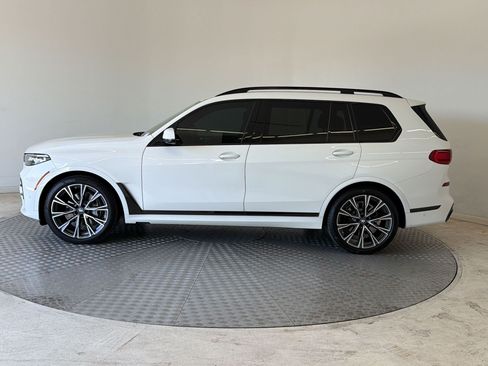 Used 2021 BMW X7 xDrive40i w/ M Sport Package AWD/4WD image 2