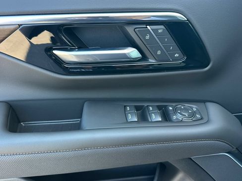 New 2026 Chevrolet Suburban High Country AWD/4WD image 11