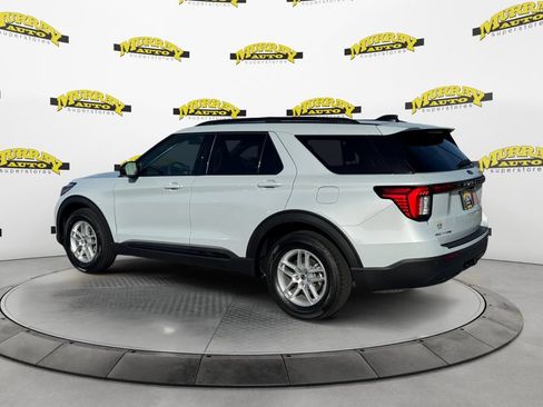 New 2026 Ford Explorer Active RWD image 3