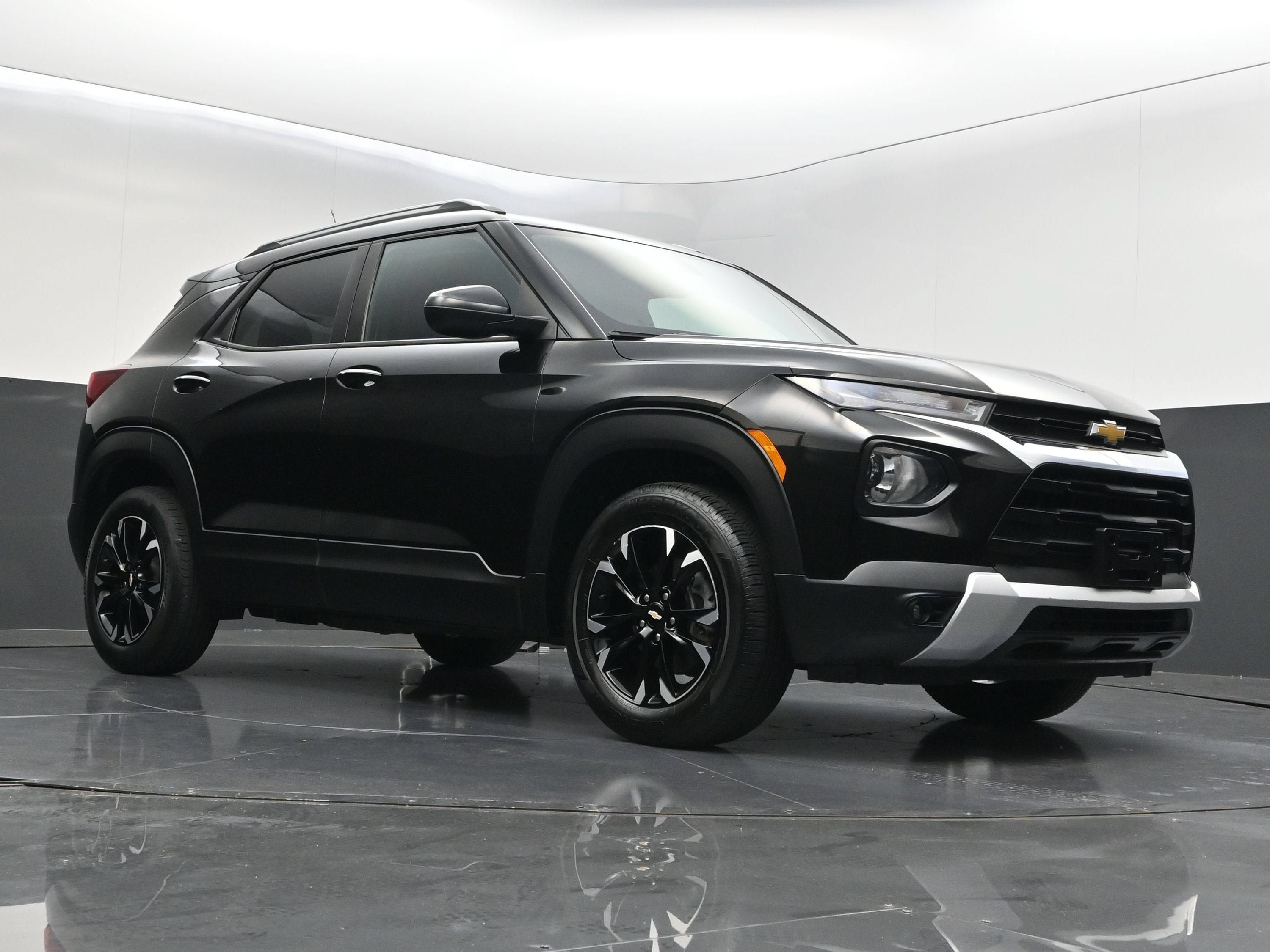 Certified 2021 Chevrolet TrailBlazer LT w/ Premium Seating Package AWD/4WD image 36