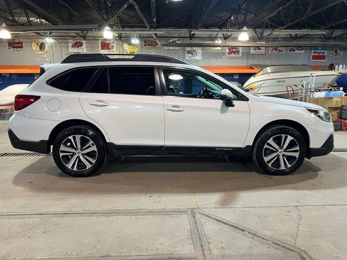 Used 2019 Subaru Outback 2.5i Limited AWD/4WD image 2