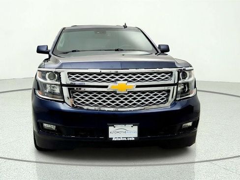 Used 2017 Chevrolet Suburban LT w/ LT Signature Package AWD/4WD image 2