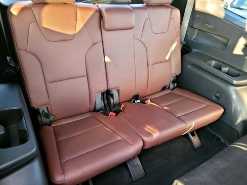 Used 2023 Kia Telluride EX image 18