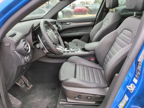 Used 2024 Alfa Romeo Stelvio Veloce AWD/4WD image 23