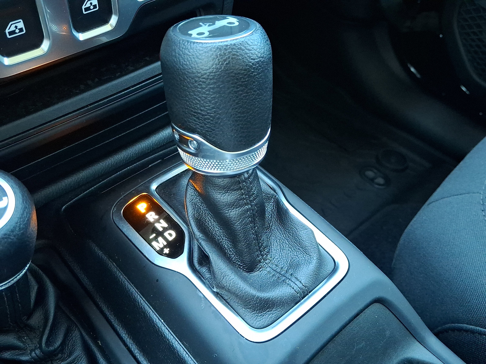 Certified 2019 Jeep Wrangler Sport AWD/4WD image 13