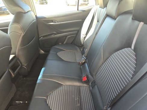 Used 2018 Toyota Camry SE image 8