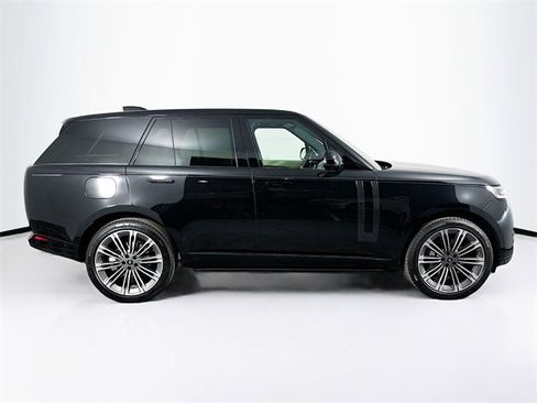 New 2025 Land Rover Range Rover SE image 4
