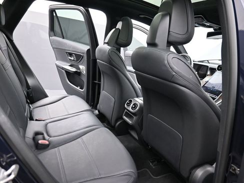 Used 2023 Mercedes-Benz GLC 300 image 19