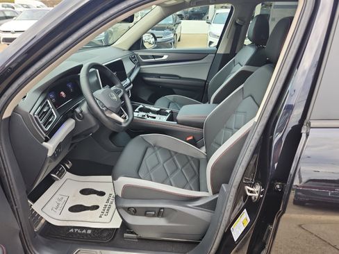 New 2026 Volkswagen Atlas Peak Edition image 15