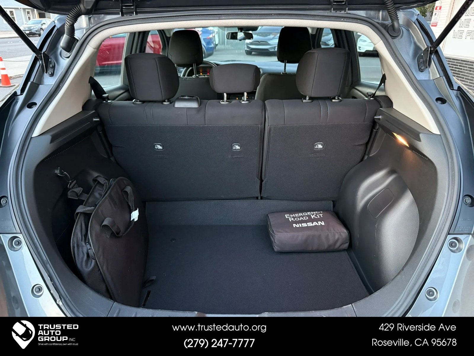 Used 2021 Nissan Leaf SV FWD image 25