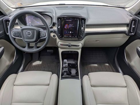 Certified 2024 Volvo XC40 B5 Plus w/ Protection Package Premier AWD/4WD image 18