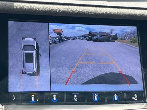 Used 2020 Cadillac XT6 Premium Luxury w/ Platinum Package AWD/4WD image 13