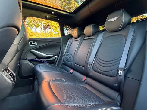 Used 2022 Aston Martin DBX image 24