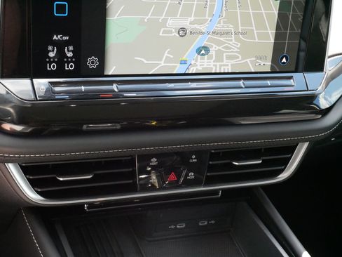 Certified 2025 Volkswagen Atlas SEL AWD/4WD image 23