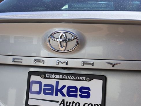 Used 2020 Toyota Camry SE image 15